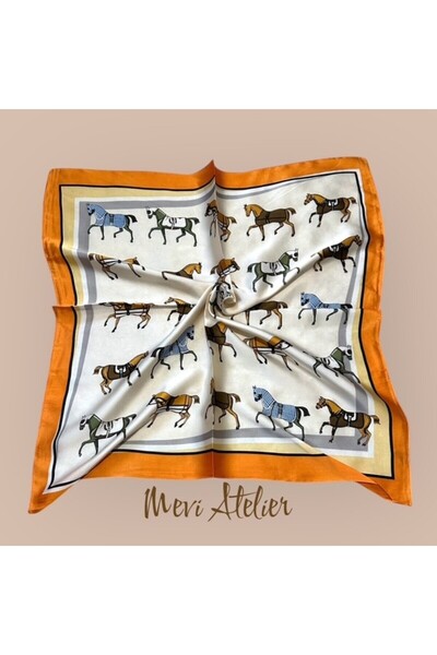 Mevi Atelier وشاح منقوش باللون البرتقالي 70 × 70