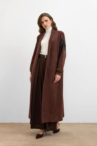 Ranasubaşı كارديجان طويل مطرز بالأحجار على الكتف باللون البني