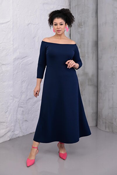 Madwilo Women's Navy Blue Boat Neck Three Quarter Sleeve Cupped Plus Size Stretchy Dress