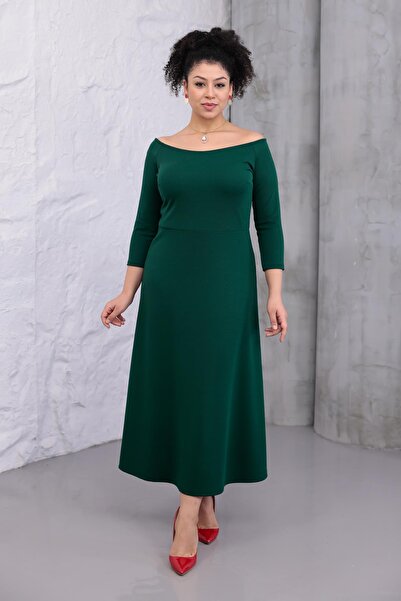 Madwilo Women's Green Boat Neck Three Quarter Sleeve Cupped Plus Size Stretchy Dress