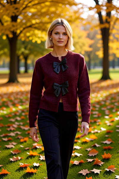 BENERLY سترة نسائية محبوكة بياقة دائرية وتفاصيل شريطية، أنيقة ومريحة للارتداء...