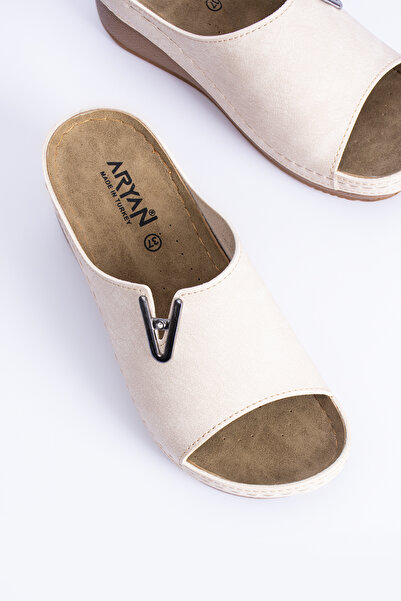 Polomia Comfort Noemi Women's Anatomical Comfortable Padding Sole Buckle Accessory Detailed Summer Home Daily Slippers