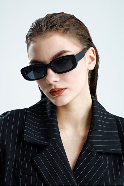 miii نظارات شمسية نسائية كلاسيكية بإطار سميك أسود اللون