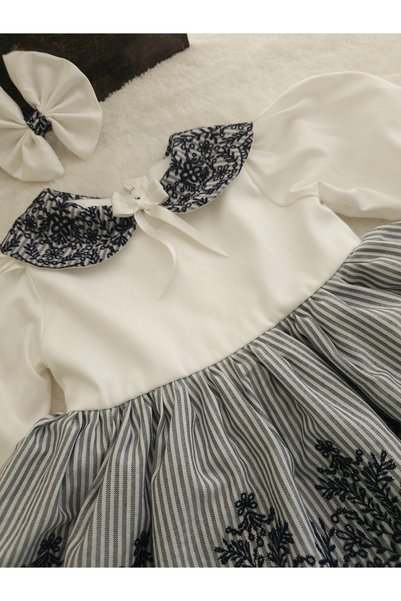 Elwirababyboutiqe فستان أزرق داكن بتفاصيل مطرزة