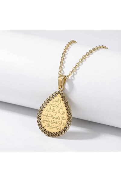 Fstyle A gold necklace with a classic Islamic design. It features a distinctive teardrop shape and is plated with high-quality gold.