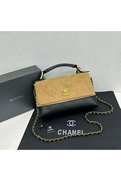 Generic Shoulder bag with accessories