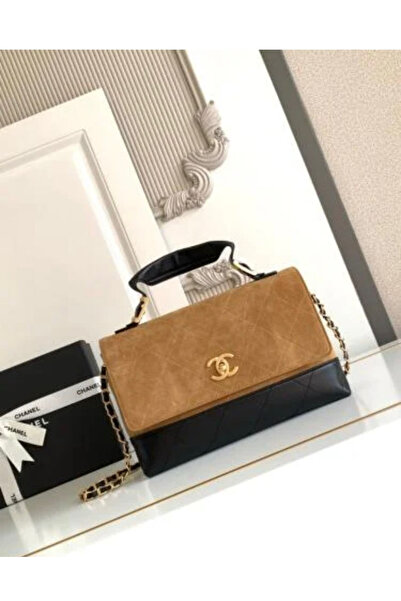 Generic Shoulder bag with accessories