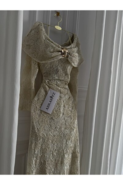 ABRARYZ luxurious beige lace dress