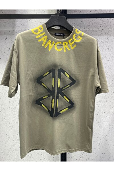 VAIA Men's oversized t-shirt with a modern geometric logo print and a distinctive youthful design.