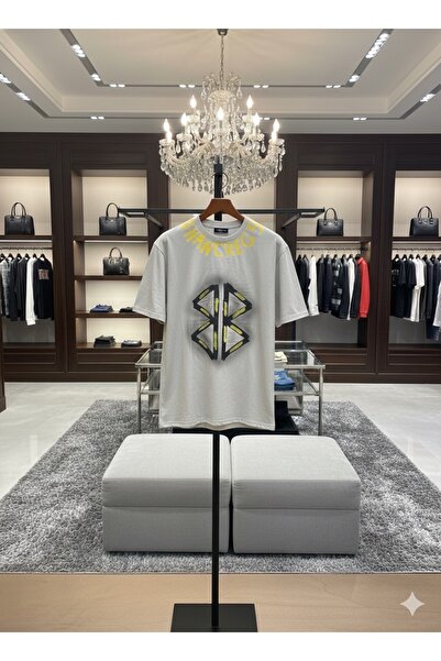 VAIA Men's oversized t-shirt with a modern geometric logo print and a distinctive youthful design.