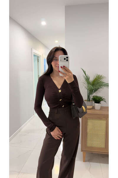 BİRCANÇİL Bluză Dogre maro cu detaliu cu nasturi aurii