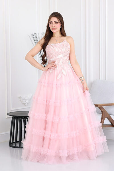 modern designer فستان تل مطرز منفوش