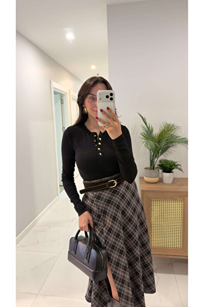 BİRCANÇİL Yusra Siyah Çıtçıtlı Bluz