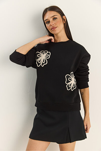 Bianco Lucci Women's Crew Neck Floral Embroidered Three Thread Raised Sweatshirt 60601045