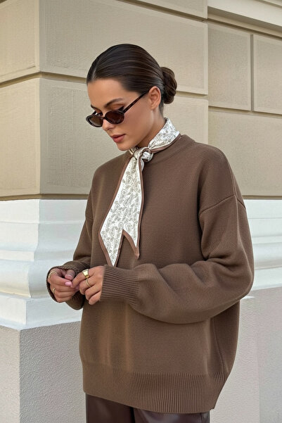 NEWCO Scarf Biscuit Collar Regular Knitwear Sweater