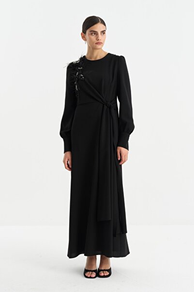 Nihan Bağlama Detaylı Omzu Taş İşlemeli Jakar Elbise Siyah