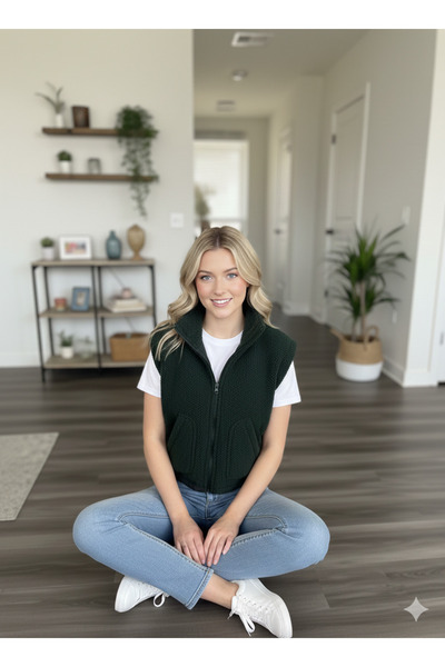 TUBA TOPTAŞ Plush Crop Bomber Vest