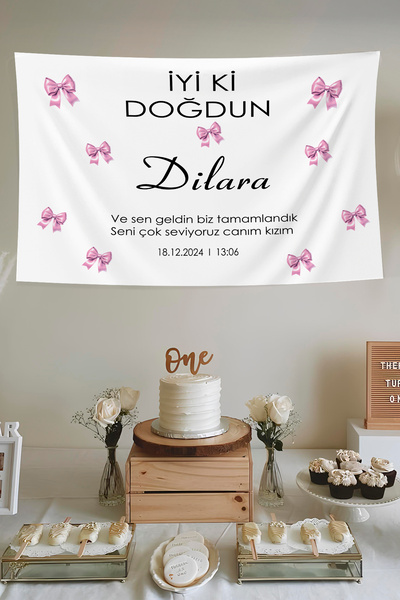 Vendini Kaliteli Kumaş , Kişiye Özel Doğum Günü Duvar Örtüsü Pembe Fiyonk