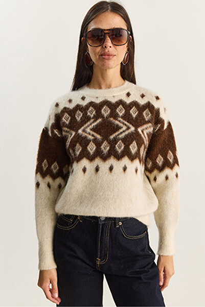 Bianco Lucci سترة تريكو نسائية منقوشة برقبة دائرية مبطن بالصوف 20251117