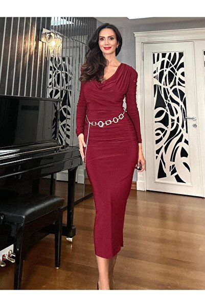 Atelier Derin فستان بوردو ديجاجي بياقة وحزام ذهبي