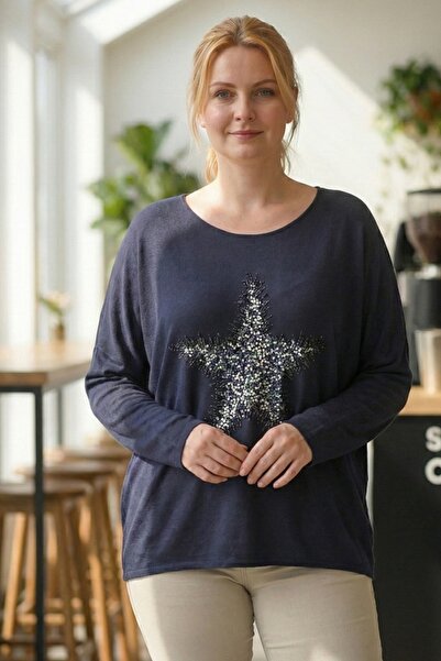 Chiccy Ιταλική μπλούζα μεγάλου μεγέθους σε μπλε ναυτικό χρώμα με μακρύ μανίκι με απλικέ αστέρια casual μαλακό πλεκτό πλεκτό 72 65