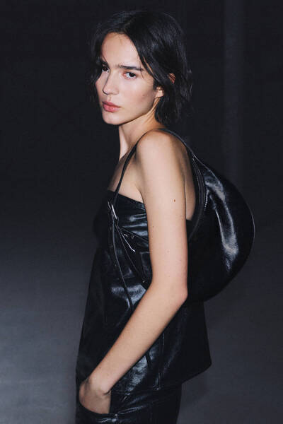 Pull & Bear Tokalı omuz çantası