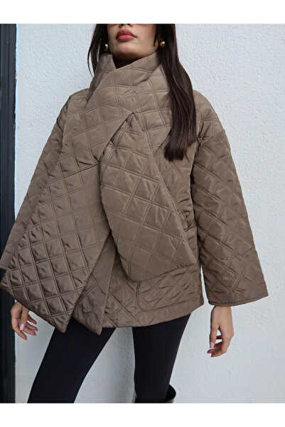 BRTC design Women's Beige Quilted Black Coat with Removable Scarf