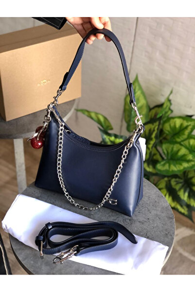 Generic Elegant, high-quality women's shoulder bag with all accessories