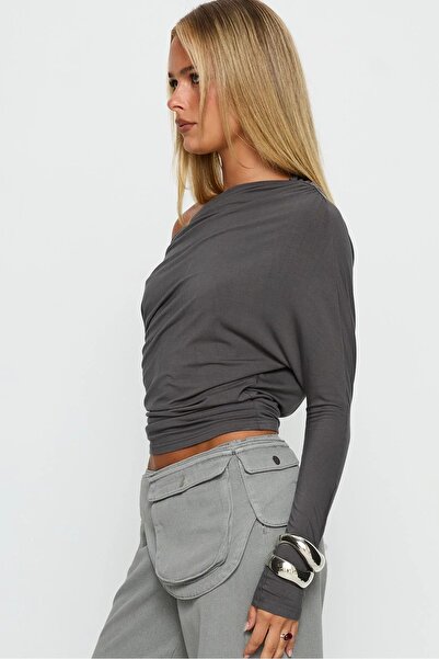 World Fashion Trends One-Shoulder Fitted Batwing Sleeve Stretchy Fabric Blouse