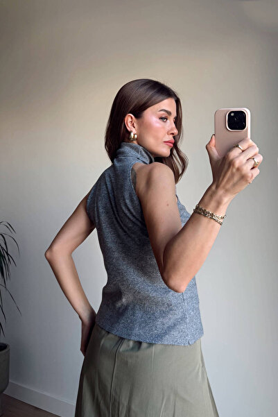 Sue Store Γκρι μπλούζα με ψηλό λαιμό και μη μανίκια