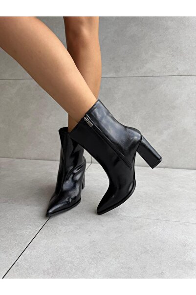 Elvinin Tarzı Bally Black Wrinkled Patent Leather Heeled Women's Shoes