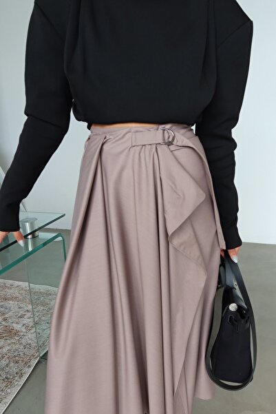 Özge Özgenç Pleated Skirt with Button and Belt Detail