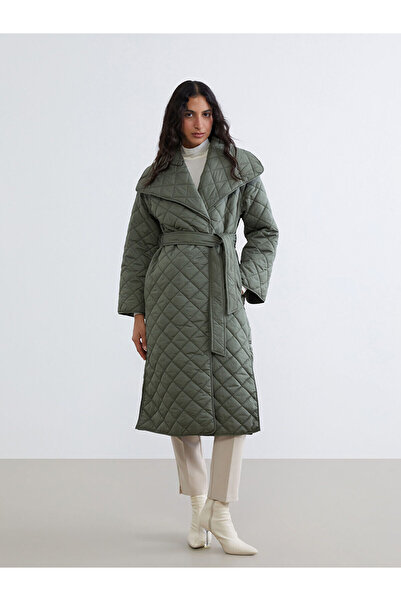 LC Waikiki Ceket Yaka Kapitone Kadın Şişme Mont