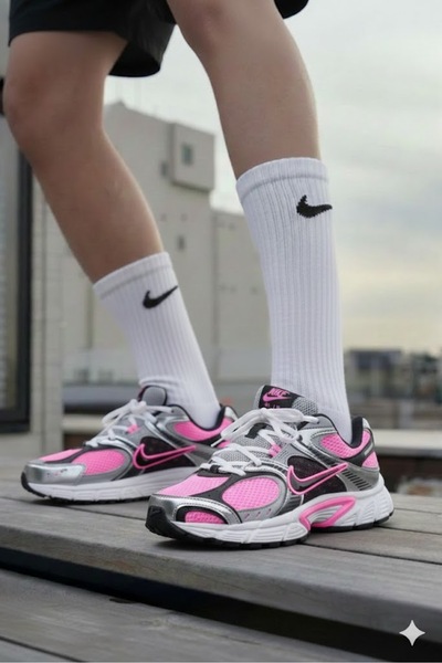 Nike V5 Rnr Women's Sneaker Sports Shoes (Sporti̇ks) Are Tight Fitting...