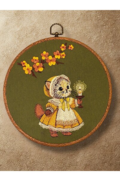 LİONYA DESİGN Ahşap Görünümlü Çerçeveli Vintage Kedi Nakışlı Tablo – 20x20 cm