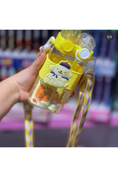 Generic The image is of a 580ml water bottle featuring popular cartoon characters with stickers.