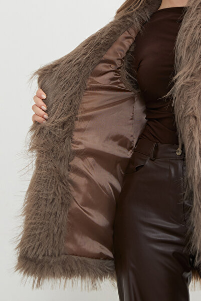 Fulla Moda Γιλέκο από ψεύτικη γούνα με λεπτομέρεια ζώνης
