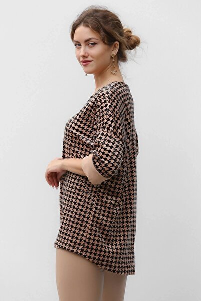 della moor Italian Beige Houndstooth Pattern Wide Fit O Oversized Velvet Blouse