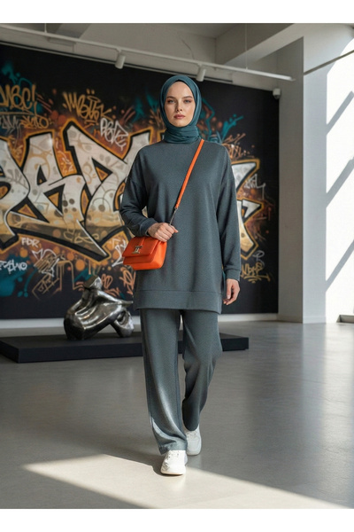 MENESSA Tunik Formlu Tesettür Eşofman Takımı - Oversize Kesim, Cepli ve Pamuk...