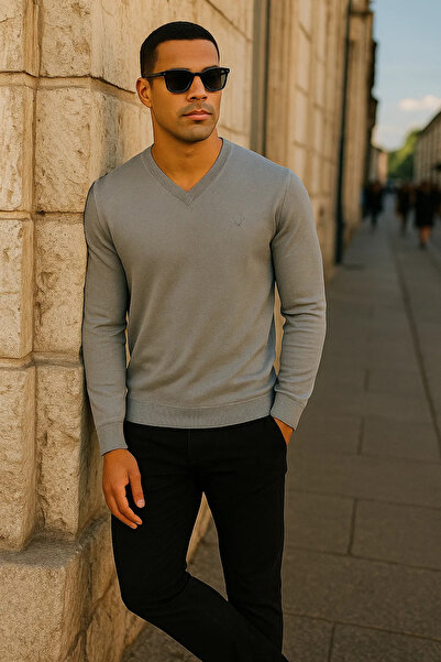 Maccali Men's Premium Comfort Casual Long Sleeve V-Neck Gray Sweater