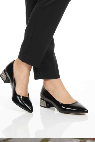 AYAKMOD Μαύρα γυναικεία βραδινά παπούτσια με κεντημένη πέτρα 357180 Z