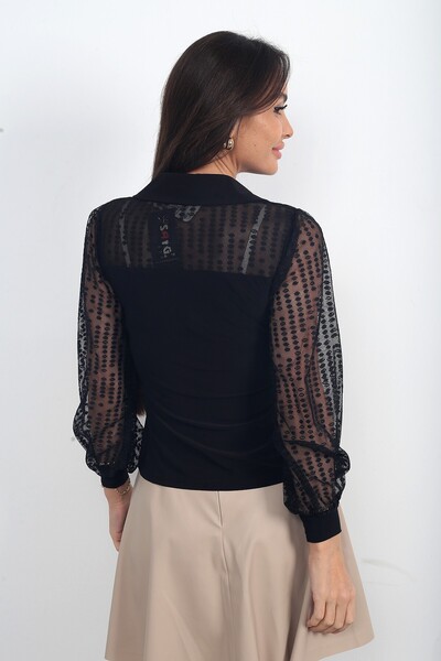 By Saygı Γυναικεία μπλούζα με λαιμόκοψη πόλο με μανίκια και ώμους από τούλι ελαστικό ύφασμα