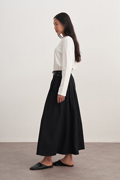 EBU Prive Women's Gabardine Double Pleated Skirt Black