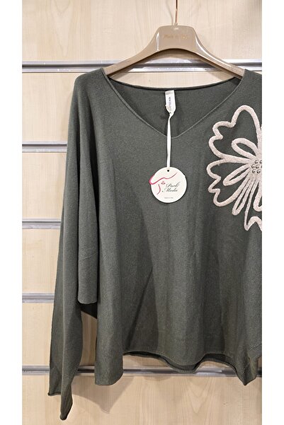 Park Moda Bat Sleeve Blouse Floral Pattern with Stones