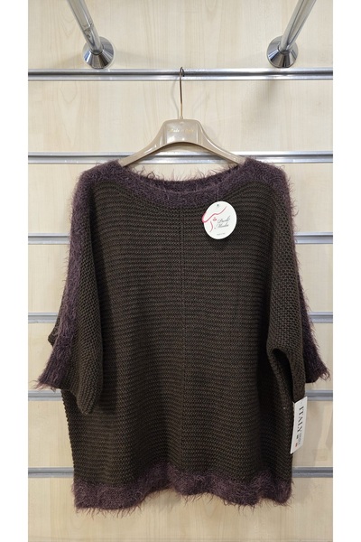 Park Moda Sweater with Tassel Detail