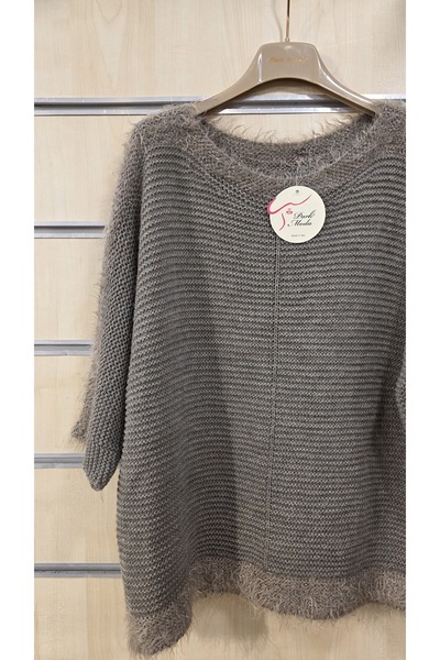 Park Moda Sweater with Tassel Detail