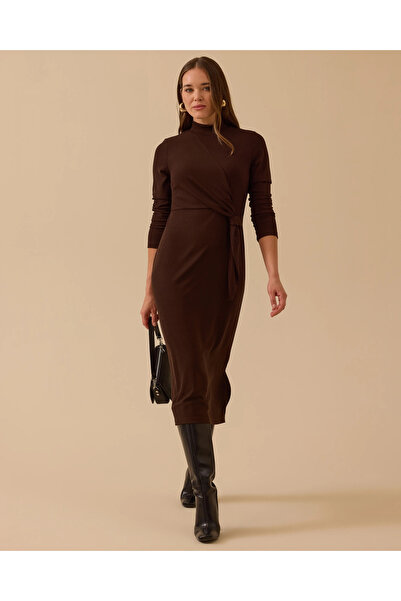 SEÇİL Dik Yaka Bağlama Detaylı Midi Elbise
