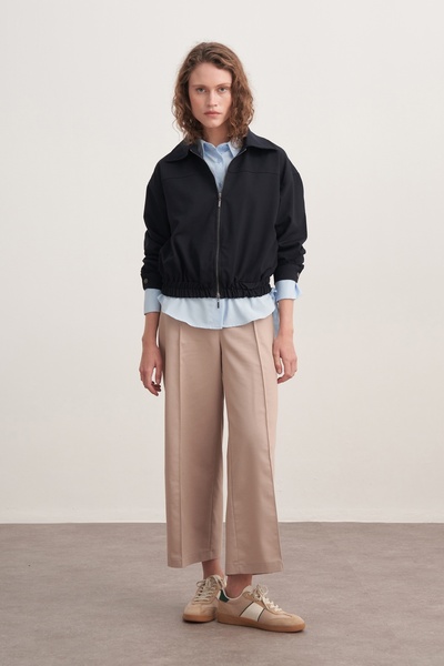 EBU Prive Жіноча габардинова куртка-бомбер, синя