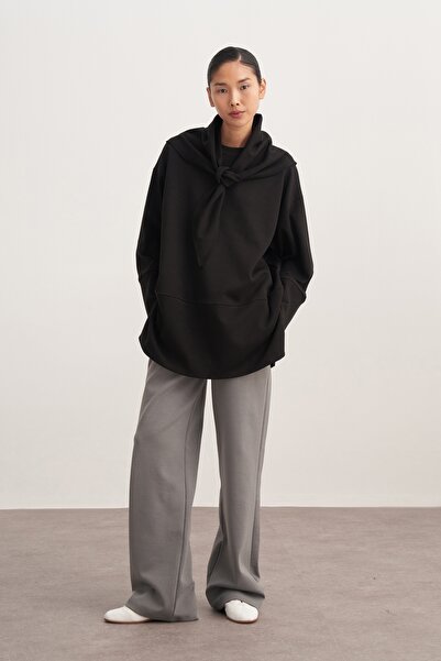 EBU Prive Γυναικείο Interlock O oversized Φούτερ με αξεσουάρ σάλι σε μαύρο χρώμα