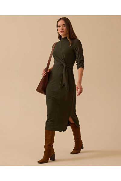 SEÇİL Dik Yaka Bağlama Detaylı Midi Elbise